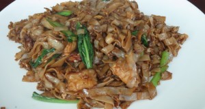 Fried kueh tiaw